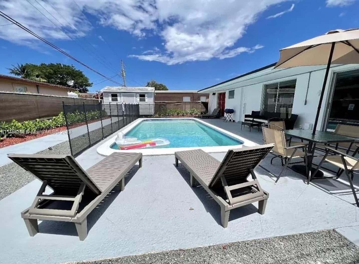 Tropical Villa Pool Courtyard & Garden View Fort Lauderdale Exterior foto